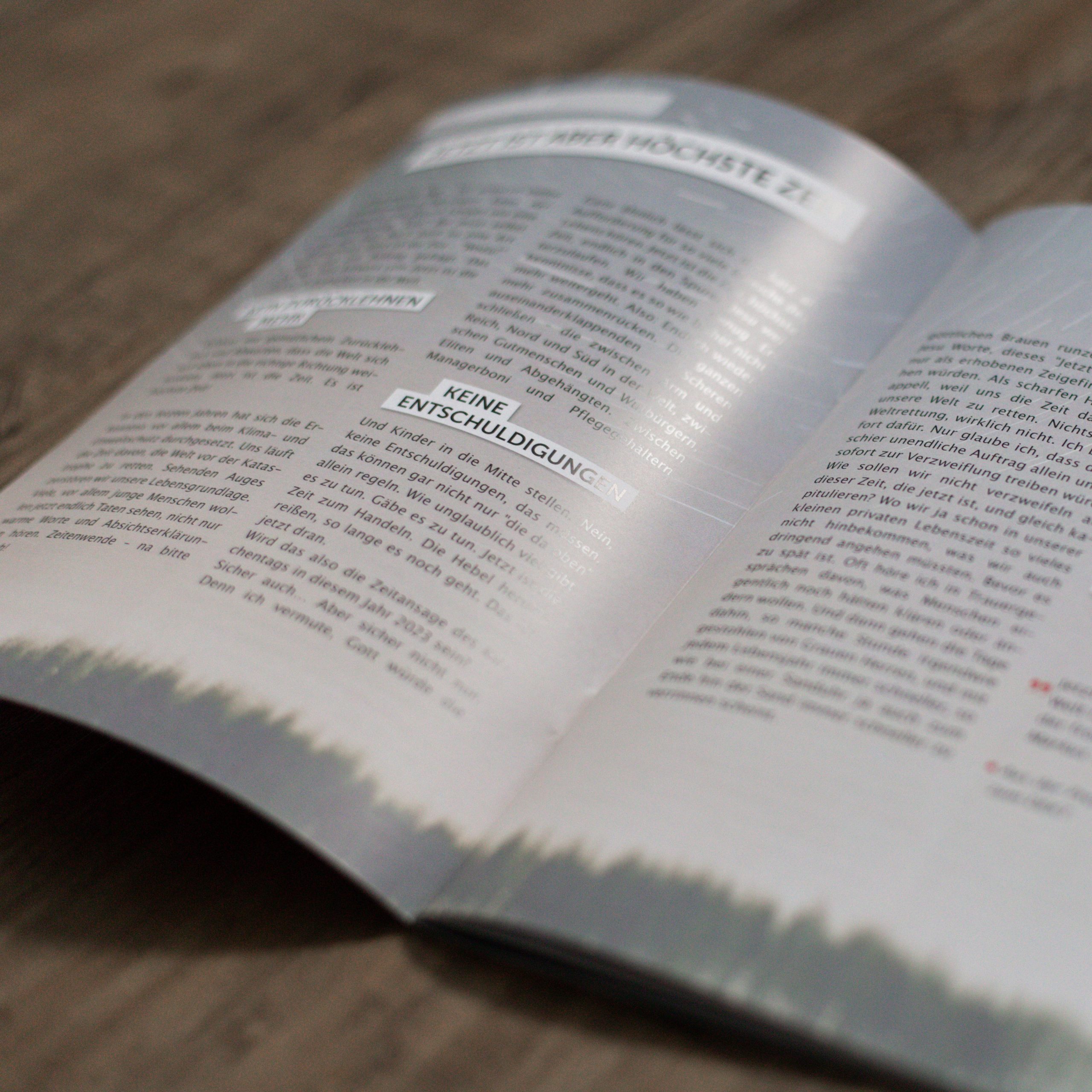 Printmedien. Gestaltete Broschüre für einen evangelischen und christlichen Verein